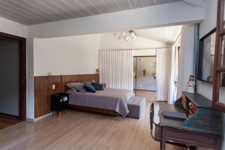 Casa de condomínio à venda com 384m², 4 quartos e 4 vagasSuíte