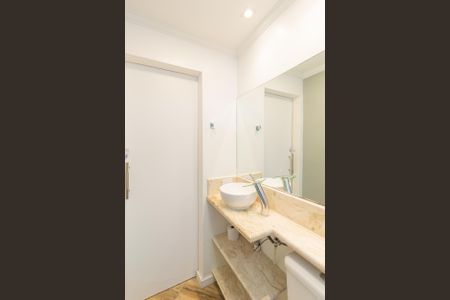 Apartamento à venda com 38m², 2 quartos e sem vaga Apartamento à venda com 38m², 2 quartos e sem vagaBanheiro Social