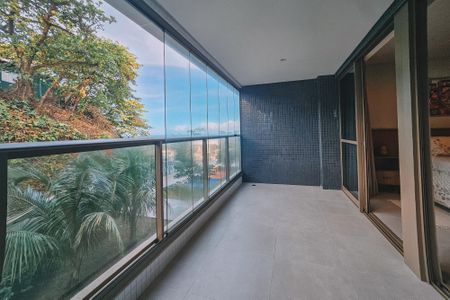 Apartamento para alugar com 45m², 1 quarto e 1 vagaVaranda