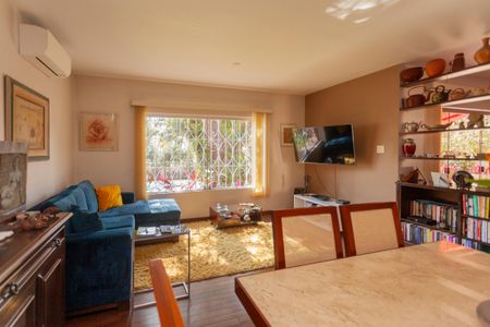 Casa à venda com 270m², 4 quartos e 4 vagasSala