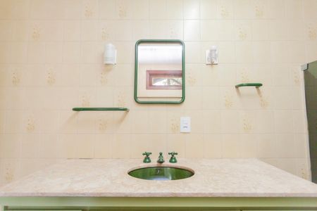 Casa à venda com 270m², 4 quartos e 4 vagasÁrea comum - Banheiro da Piscina