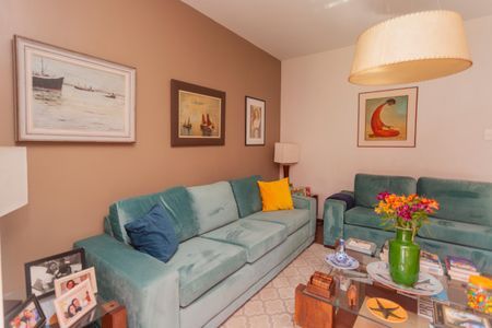 Casa à venda com 270m², 4 quartos e 4 vagasSala