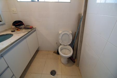 Casa à venda com 120m², 3 quartos e 2 vagas Casa à venda com 120m², 3 quartos e 2 vagasBanheiro