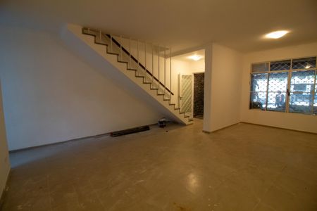 Casa à venda com 120m², 3 quartos e 2 vagas Casa à venda com 120m², 3 quartos e 2 vagasSala