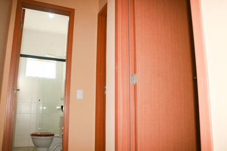 Casa de condomínio para alugar com 80m², 2 quartos e 1 vaga Casa de condomínio para alugar com 80m², 2 quartos e 1 vagaEscada