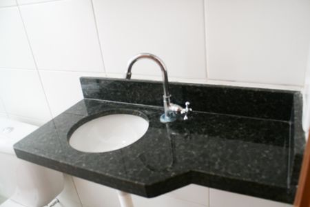 Casa de condomínio para alugar com 80m², 2 quartos e 1 vaga Casa de condomínio para alugar com 80m², 2 quartos e 1 vagaBanheiro