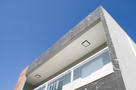 Casa de condomínio para alugar com 80m², 2 quartos e 1 vaga Casa de condomínio para alugar com 80m², 2 quartos e 1 vagaFachada