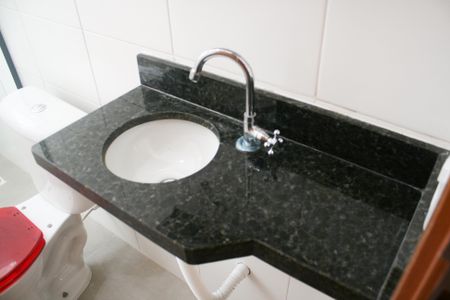 Casa de condomínio para alugar com 80m², 2 quartos e 1 vaga Casa de condomínio para alugar com 80m², 2 quartos e 1 vagaBanheiro