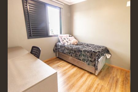 Apartamento à venda com 105m², 3 quartos e 3 vagasQuarto 2