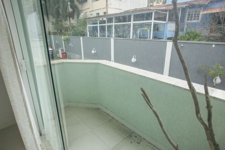 Casa de condomínio à venda com 177m², 5 quartos e 2 vagas Casa de condomínio à venda com 177m², 5 quartos e 2 vagasVaranda do Quarto