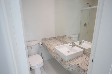 Casa de condomínio à venda com 177m², 5 quartos e 2 vagas Casa de condomínio à venda com 177m², 5 quartos e 2 vagasBanheiro do Quarto