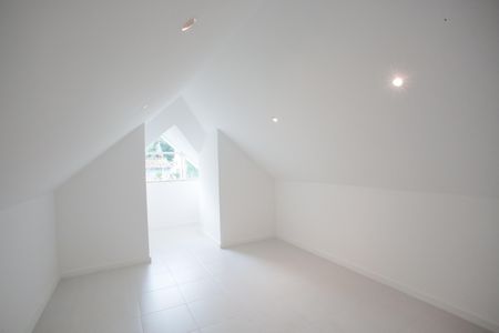 Casa de condomínio à venda com 177m², 5 quartos e 2 vagas Casa de condomínio à venda com 177m², 5 quartos e 2 vagasQuarto 5