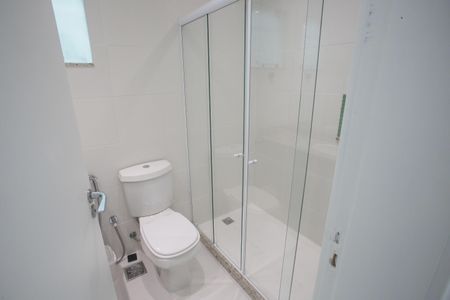 Casa de condomínio à venda com 177m², 5 quartos e 2 vagas Casa de condomínio à venda com 177m², 5 quartos e 2 vagasBanheiro Social