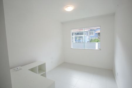 Casa de condomínio à venda com 177m², 5 quartos e 2 vagas Casa de condomínio à venda com 177m², 5 quartos e 2 vagasQuarto 3