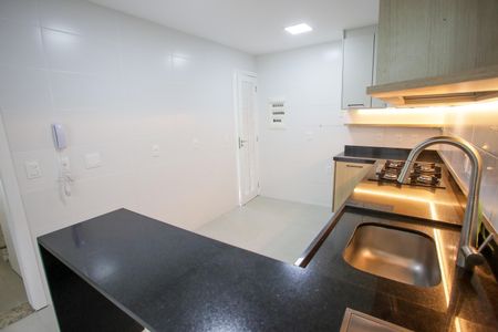 Casa de condomínio à venda com 177m², 5 quartos e 2 vagas Casa de condomínio à venda com 177m², 5 quartos e 2 vagasCozinha