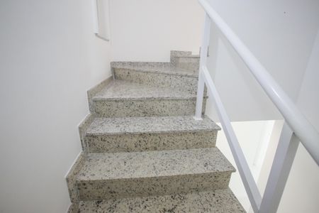 Casa de condomínio à venda com 177m², 5 quartos e 2 vagas Casa de condomínio à venda com 177m², 5 quartos e 2 vagasCorredor