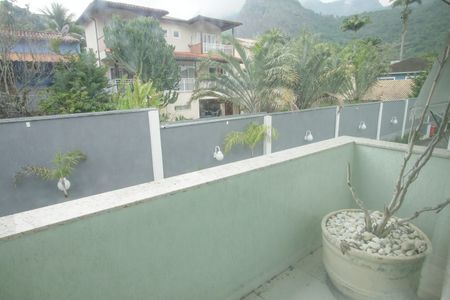 Casa de condomínio à venda com 177m², 5 quartos e 2 vagas Casa de condomínio à venda com 177m², 5 quartos e 2 vagasVaranda do Quarto