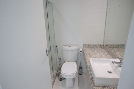 Casa de condomínio à venda com 177m², 5 quartos e 2 vagas Casa de condomínio à venda com 177m², 5 quartos e 2 vagasBanheiro do Quarto