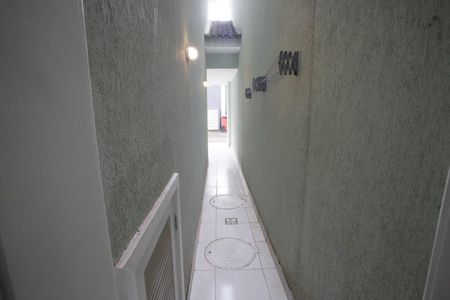 Casa de condomínio à venda com 177m², 5 quartos e 2 vagas Casa de condomínio à venda com 177m², 5 quartos e 2 vagasCorredor