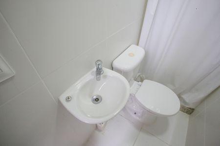 Casa de condomínio à venda com 177m², 5 quartos e 2 vagas Casa de condomínio à venda com 177m², 5 quartos e 2 vagasBanheiro de Serviço