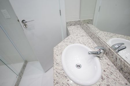 Casa de condomínio à venda com 177m², 5 quartos e 2 vagas Casa de condomínio à venda com 177m², 5 quartos e 2 vagasBanheiro Social