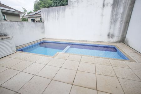 Casa de condomínio à venda com 177m², 5 quartos e 2 vagas Casa de condomínio à venda com 177m², 5 quartos e 2 vagasÁrea comum