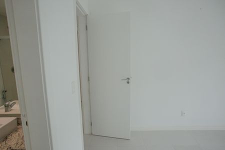 Casa de condomínio à venda com 177m², 5 quartos e 2 vagas Casa de condomínio à venda com 177m², 5 quartos e 2 vagasQuarto