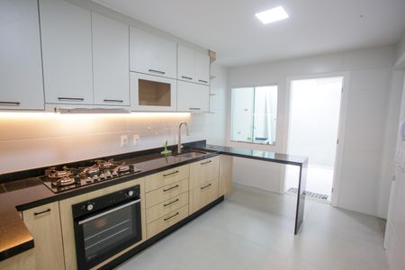 Casa de condomínio à venda com 177m², 5 quartos e 2 vagas Casa de condomínio à venda com 177m², 5 quartos e 2 vagasCozinha