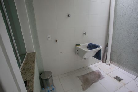 Casa de condomínio à venda com 177m², 5 quartos e 2 vagas Casa de condomínio à venda com 177m², 5 quartos e 2 vagasÁrea de Serviço