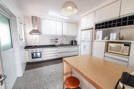 Apartamento à venda com 133m², 3 quartos e 2 vagasCozinha