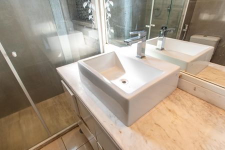 Apartamento à venda com 133m², 3 quartos e 2 vagasBanheiro da suíte