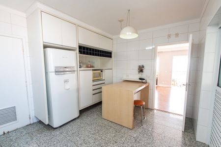 Apartamento à venda com 133m², 3 quartos e 2 vagasCozinha