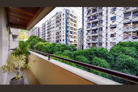 Apartamento à venda com 231m², 4 quartos e 2 vagasVaranda da Sala