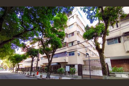 Apartamento à venda com 231m², 4 quartos e 2 vagasFachada e portaria