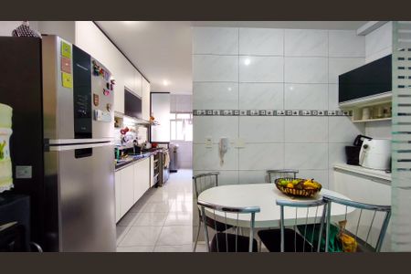 Apartamento à venda com 231m², 4 quartos e 2 vagasCozinha