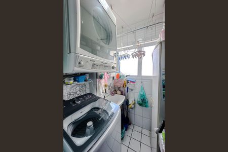 Apartamento para alugar com 70m², 3 quartos e 1 vagaÁrea de Serviço