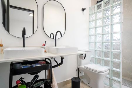 Apartamento à venda com 150m², 4 quartos e 2 vagasBanheiro da suíte