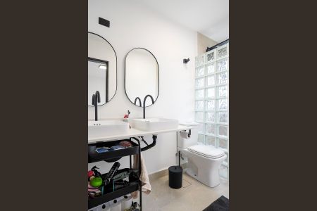 Apartamento à venda com 150m², 4 quartos e 2 vagasBanheiro da suíte