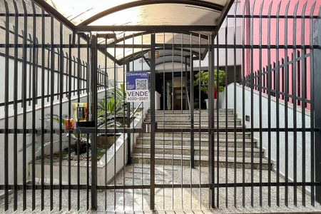 Apartamento à venda com 150m², 4 quartos e 2 vagasFachada + plaquinha