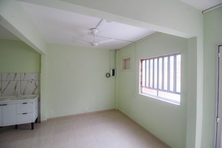 Casa para alugar com 45m², 2 quartos e 1 vagaSala