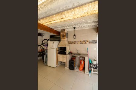 Casa à venda com 172m², 2 quartos e 2 vagas Casa à venda com 172m², 2 quartos e 2 vagasChurrasqueira