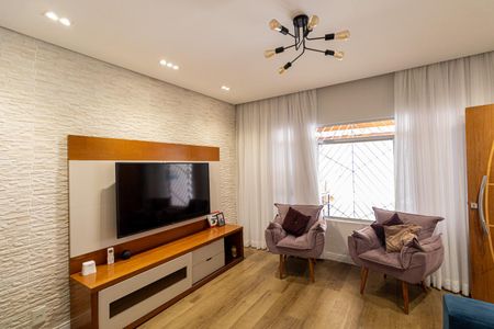 Casa à venda com 172m², 2 quartos e 2 vagas Casa à venda com 172m², 2 quartos e 2 vagasSala