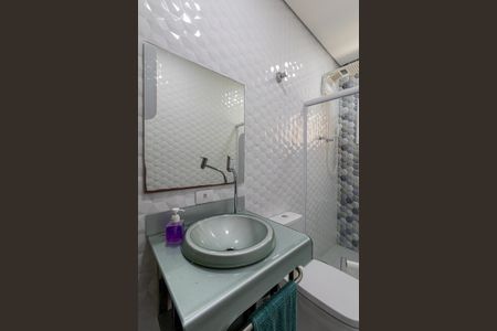 Casa à venda com 172m², 2 quartos e 2 vagas Casa à venda com 172m², 2 quartos e 2 vagasBanheiro