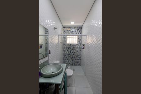 Casa à venda com 172m², 2 quartos e 2 vagas Casa à venda com 172m², 2 quartos e 2 vagasBanheiro