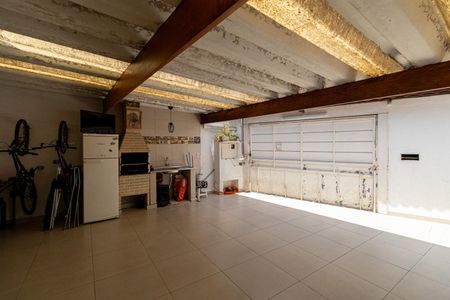 Casa à venda com 172m², 2 quartos e 2 vagas Casa à venda com 172m², 2 quartos e 2 vagasGaragem