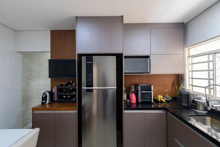 Casa à venda com 172m², 2 quartos e 2 vagas Casa à venda com 172m², 2 quartos e 2 vagasCozinha