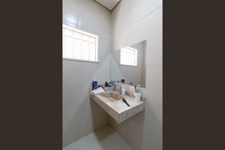 Casa à venda com 172m², 2 quartos e 2 vagas Casa à venda com 172m², 2 quartos e 2 vagasBanheiro Suíte