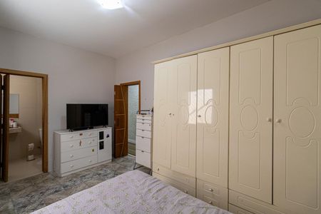 Casa à venda com 172m², 2 quartos e 2 vagas Casa à venda com 172m², 2 quartos e 2 vagasSuíte