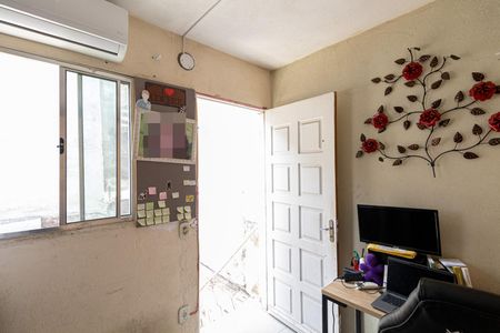 Casa à venda com 172m², 2 quartos e 2 vagas Casa à venda com 172m², 2 quartos e 2 vagasQuarto de Serviço