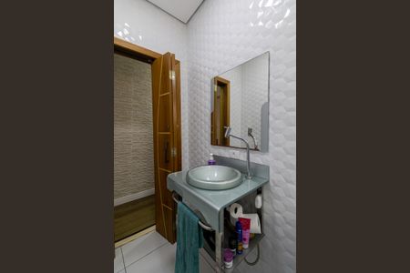 Casa à venda com 172m², 2 quartos e 2 vagas Casa à venda com 172m², 2 quartos e 2 vagasBanheiro